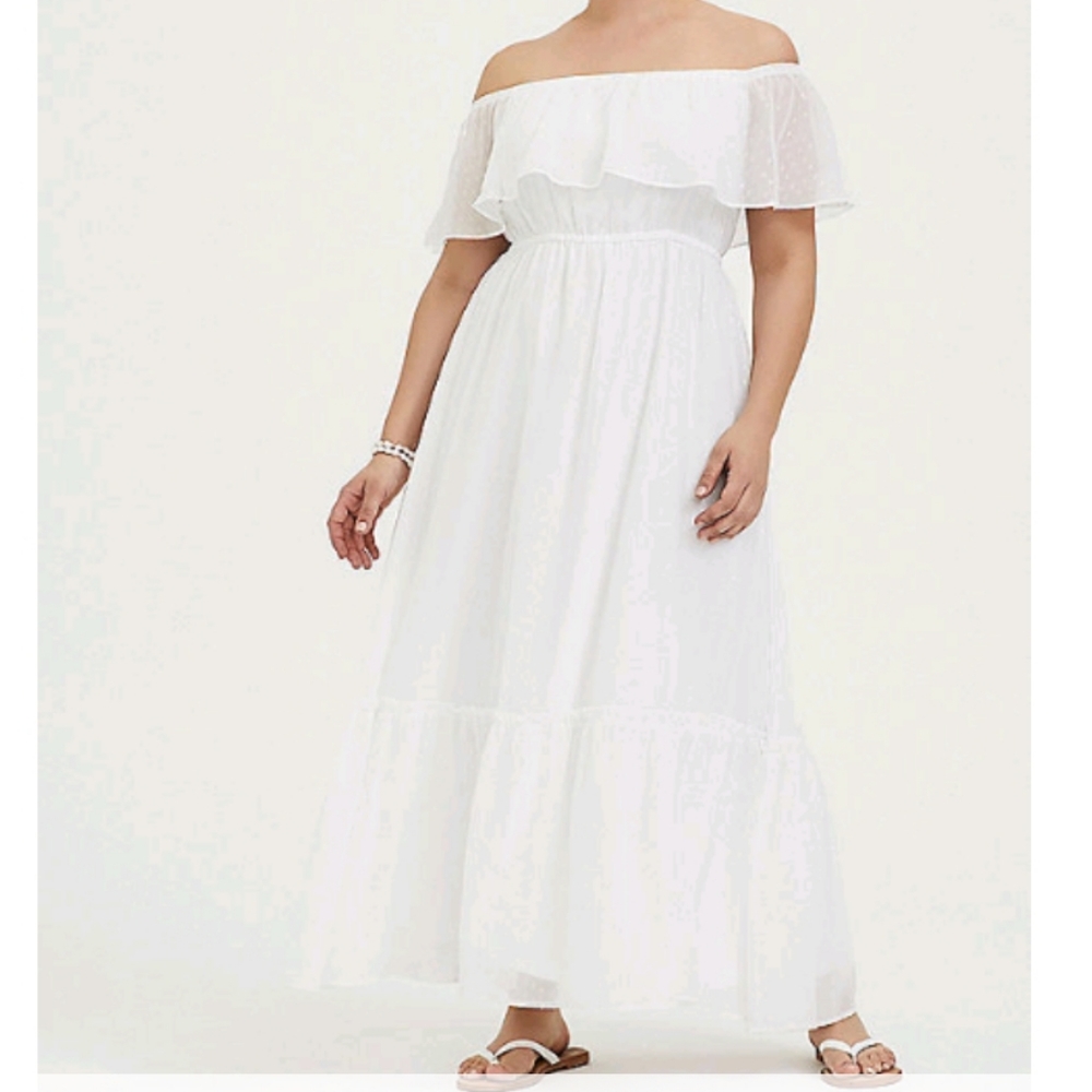 NWT TORRID Wht Chiffon OffShoulder MaxiDress